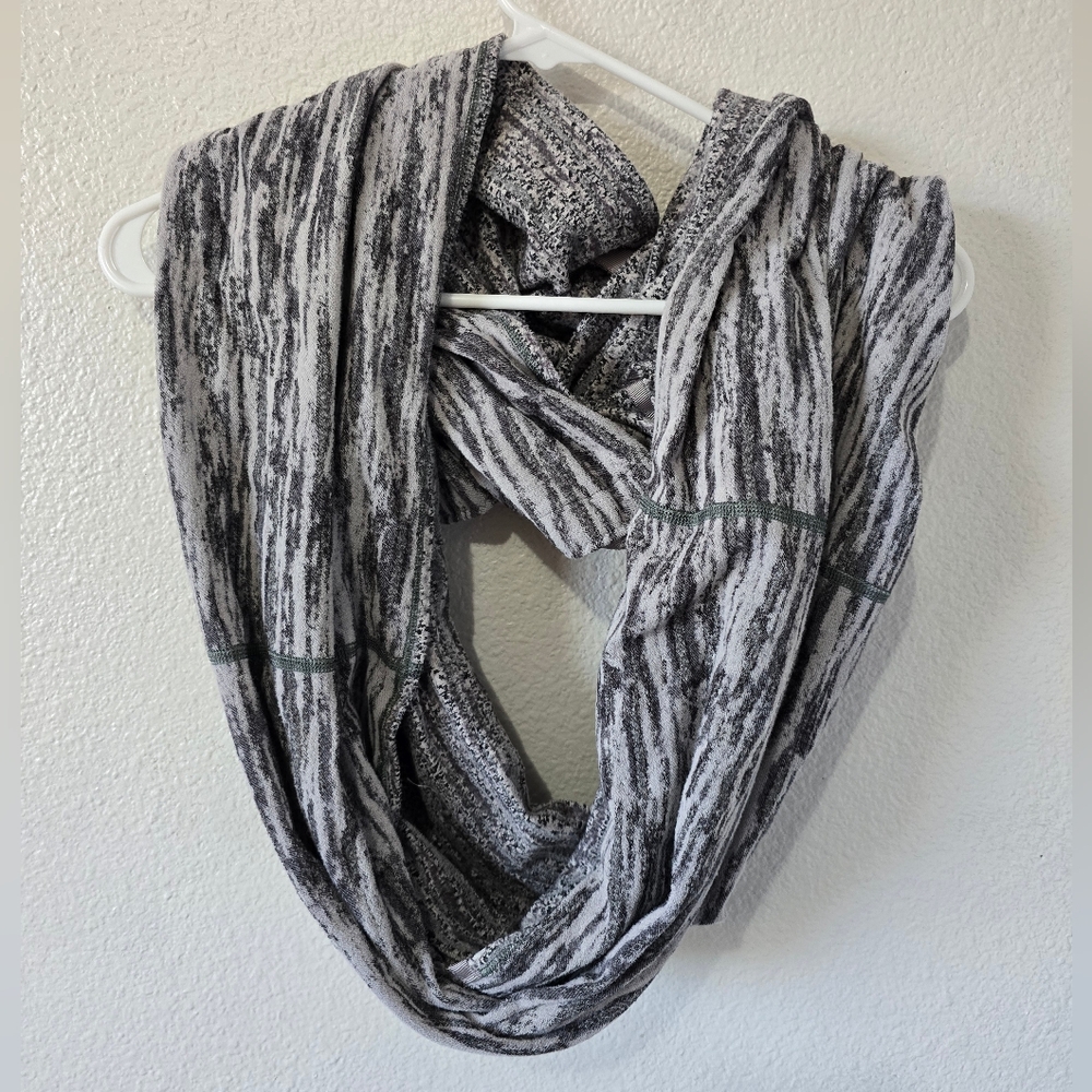 lululemon vinyasa scarf